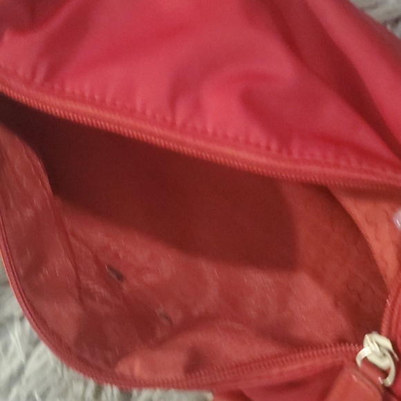 Red Prada purse - Picture 9 of 13